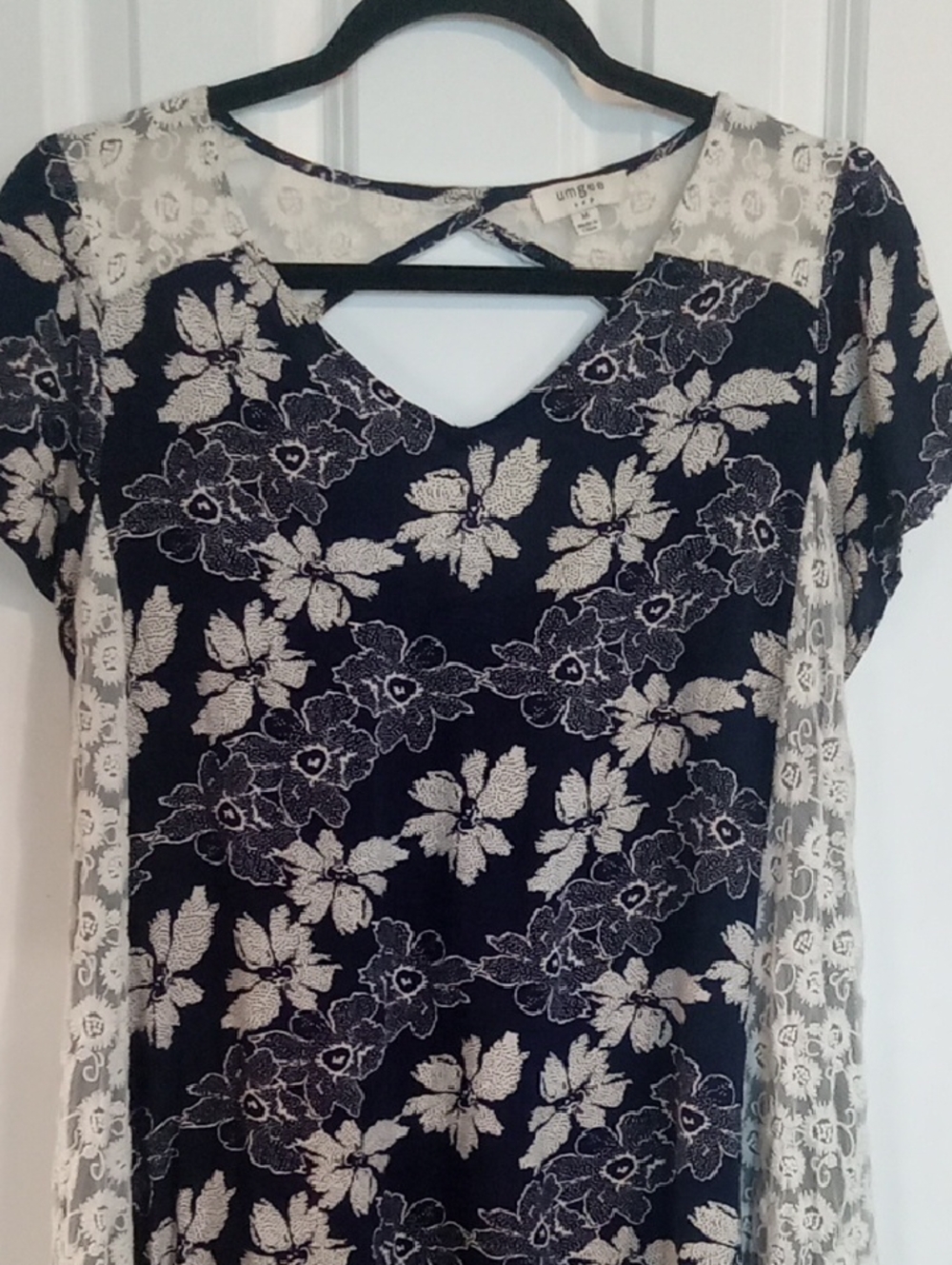 Navy Floral Lace-Panel Tunic Top